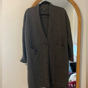 UNIQLO SMALL WOOL SWEATER / DUSTER JACKET